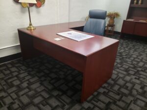 Desk with return