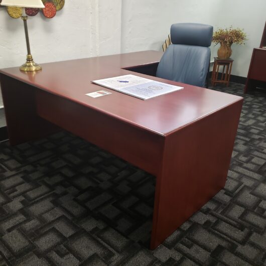 Desk with return